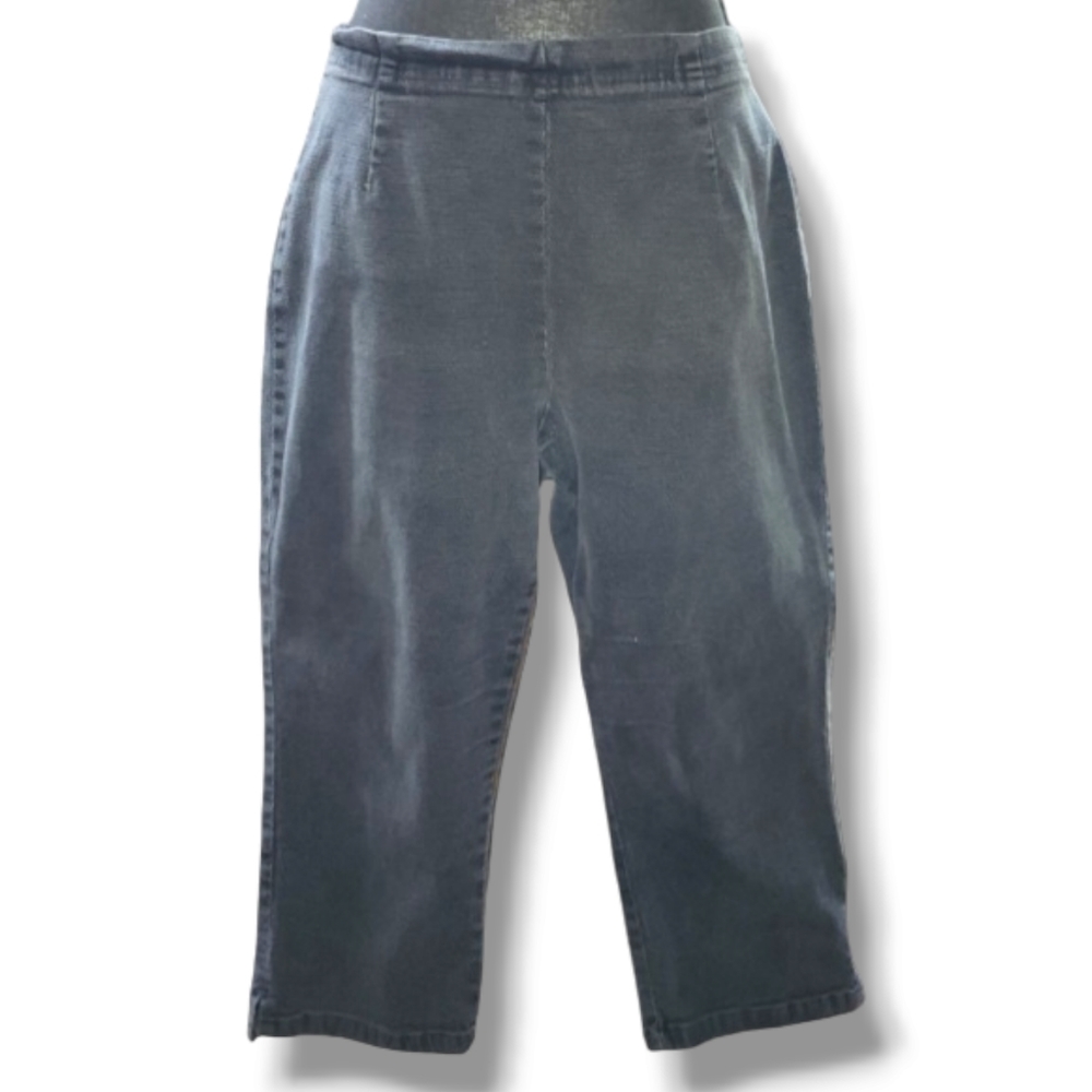 Faded Glory Capri Jeans in Black